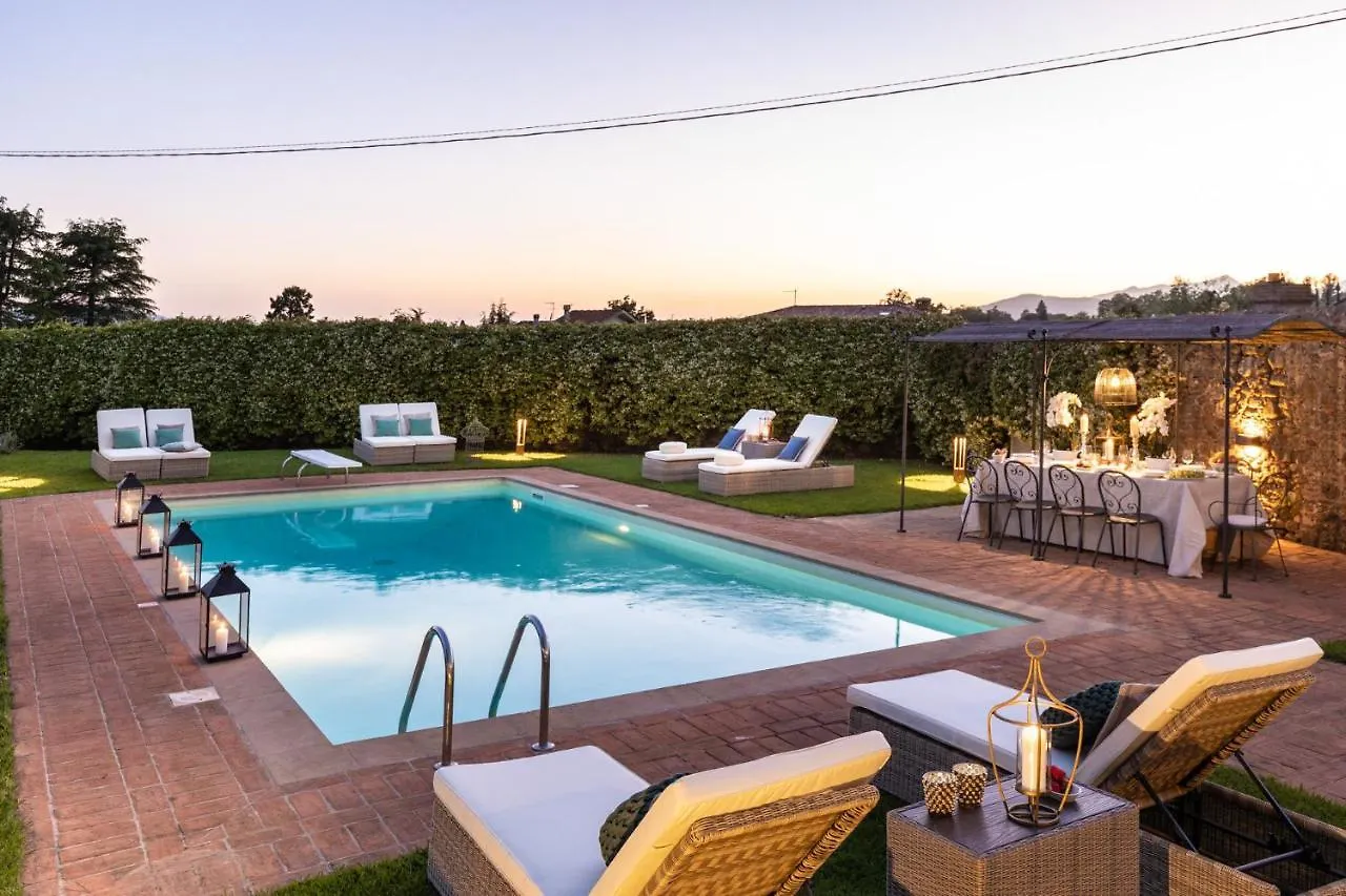 Villa Fattoria Camigliano, Luxury Farmhouse With Pool Inside A Wine Estate Capannori