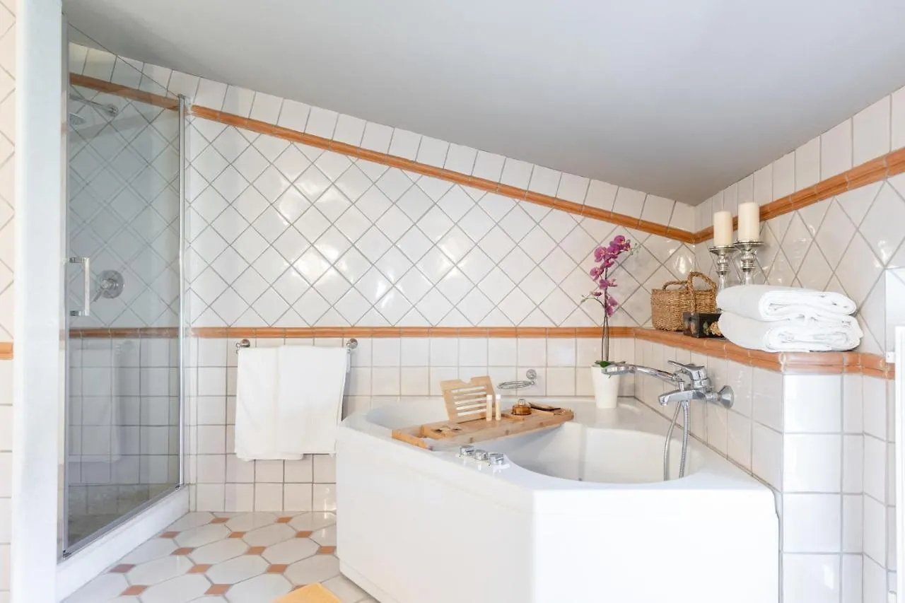 Villa Fattoria Camigliano, Luxury Farmhouse With Pool Inside A Wine Estate Capannori