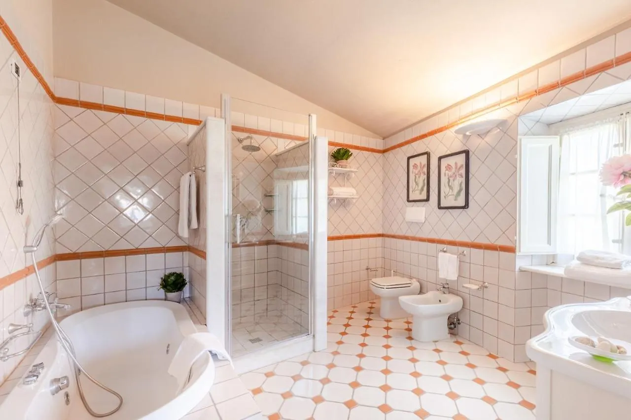 Villa Fattoria Camigliano, Luxury Farmhouse With Pool Inside A Wine Estate Capannori Italy