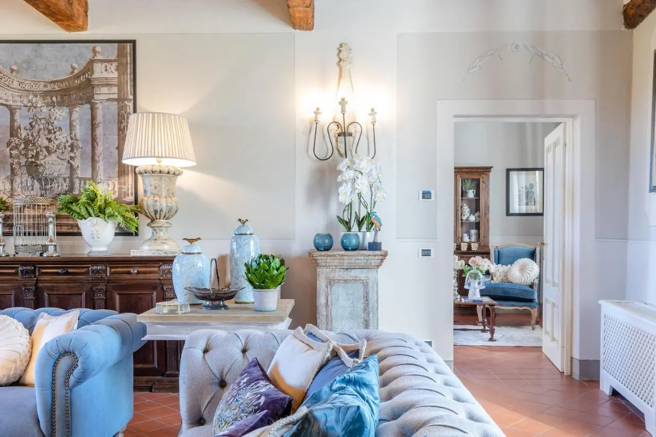 Villa Fattoria Camigliano, Luxury Farmhouse With Pool Inside A Wine Estate Capannori